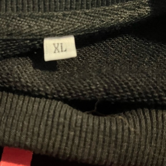 Have A Holly Dolly Christmas Sweatshirt, Size XL - Picture 5 of 10